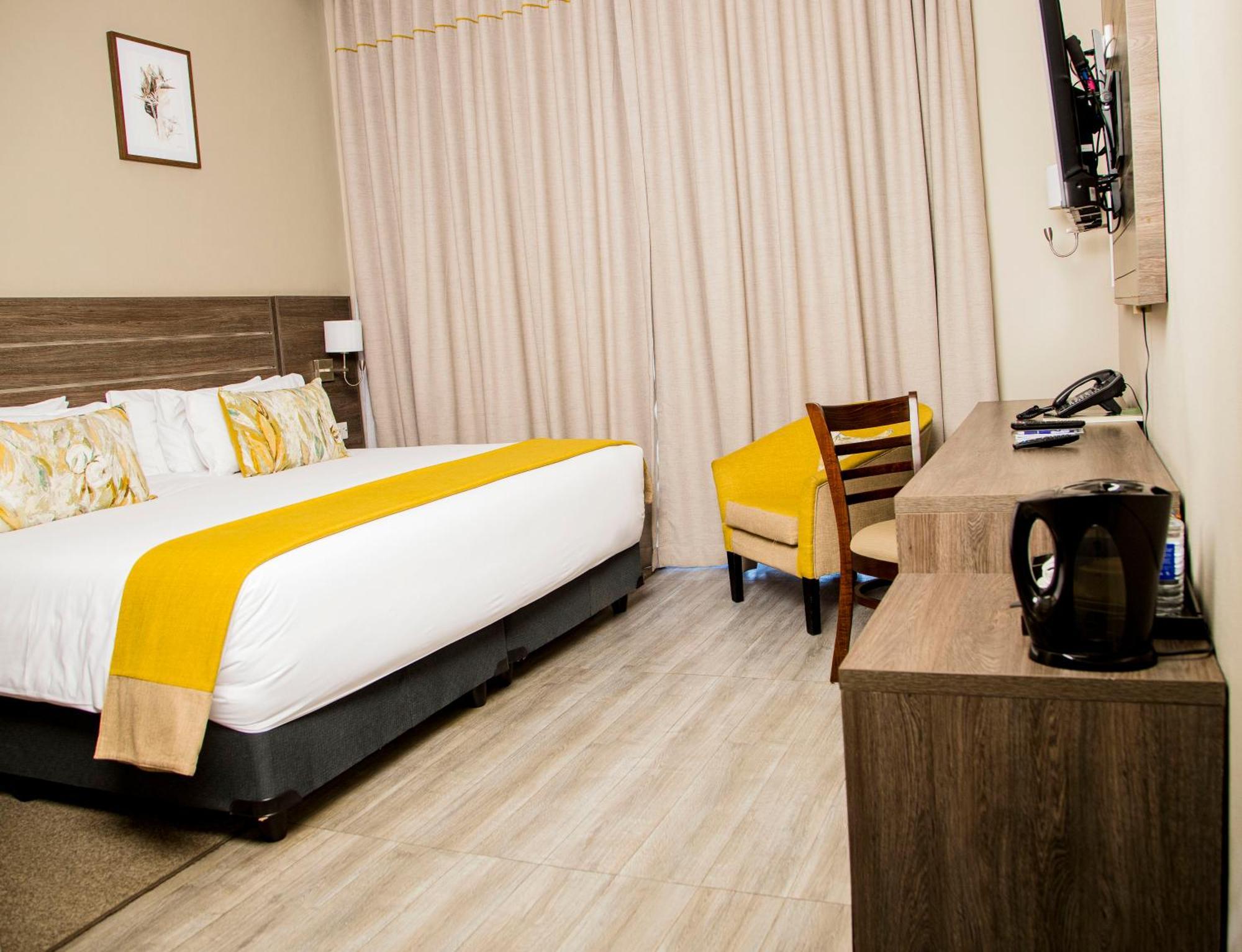 Two Rivers Hotel Касане Екстериор снимка